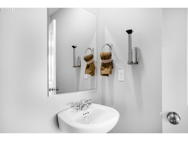 1485 LAURA VISTA Dr Nw, Albany, OR 97321