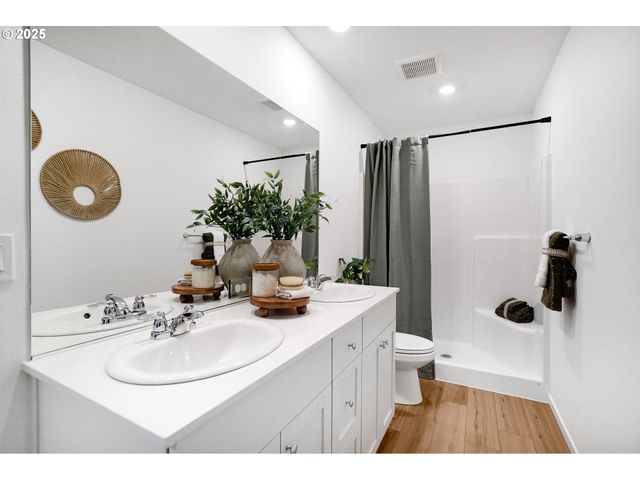 1485 LAURA VISTA Dr Nw, Albany, OR 97321