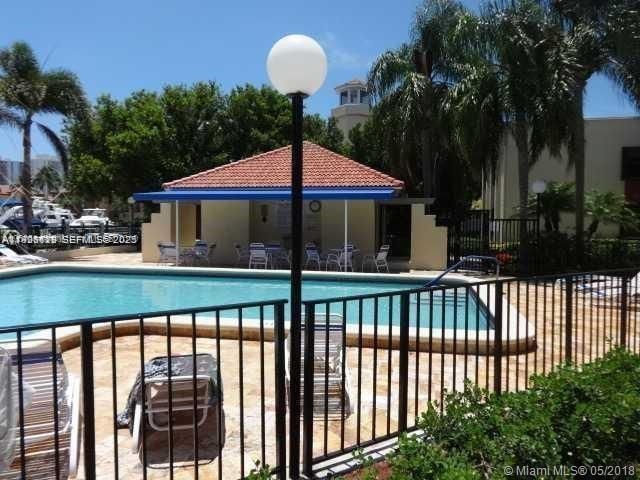 3551 Magellan Cir 423, Aventura, FL 33180