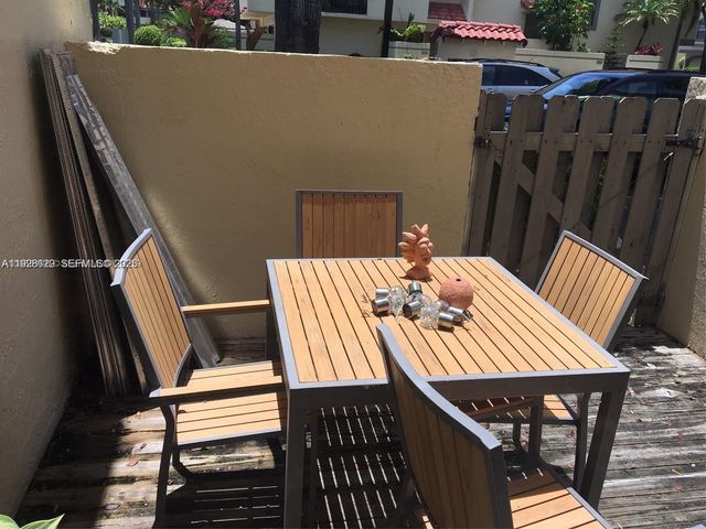 3551 Magellan Cir 423, Aventura, FL 33180