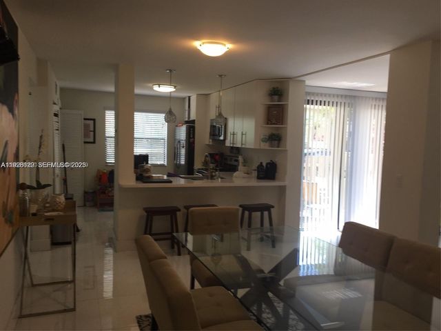 3551 Magellan Cir 423, Aventura, FL 33180