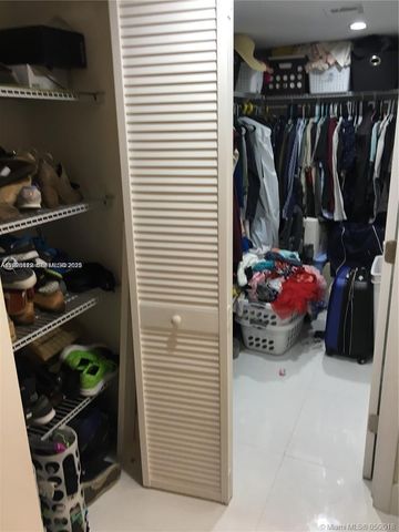 3551 Magellan Cir 423, Aventura, FL 33180