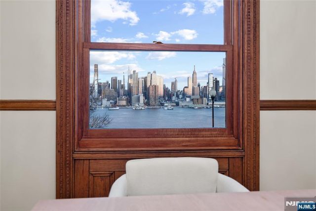 31-33 Hamilton Avenue, Weehawken, NJ 07086