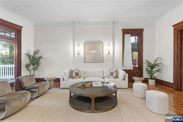 31-33 Hamilton Avenue, Weehawken, NJ 07086