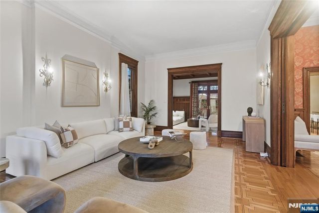 31-33 Hamilton Avenue, Weehawken, NJ 07086