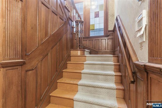 31-33 Hamilton Avenue, Weehawken, NJ 07086