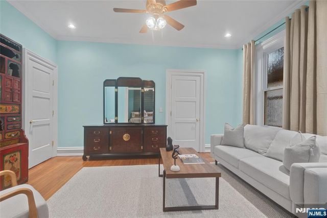 31-33 Hamilton Avenue, Weehawken, NJ 07086