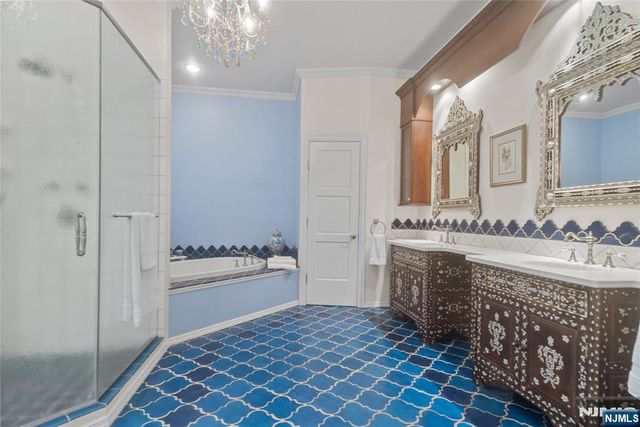 31-33 Hamilton Avenue, Weehawken, NJ 07086