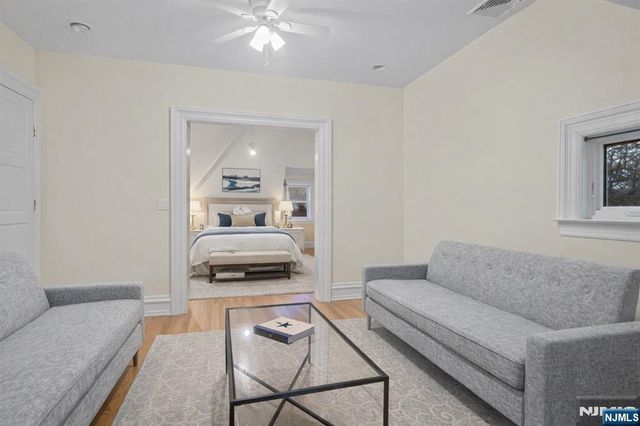 31-33 Hamilton Avenue, Weehawken, NJ 07086