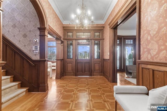 31-33 Hamilton Avenue, Weehawken, NJ 07086