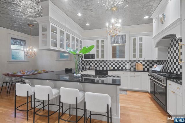 31-33 Hamilton Avenue, Weehawken, NJ 07086