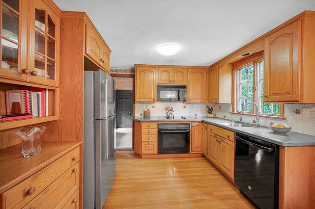 55 Blueberry Lane, Reading, MA 01867