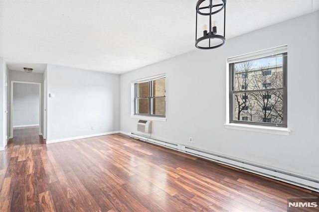 300 Lookout Avenue C4, Hackensack, NJ 07601