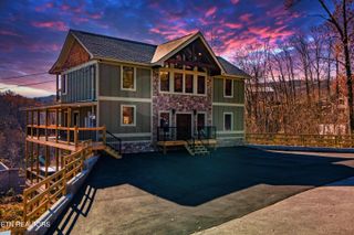 918 Elm Rd, Gatlinburg, TN 37738