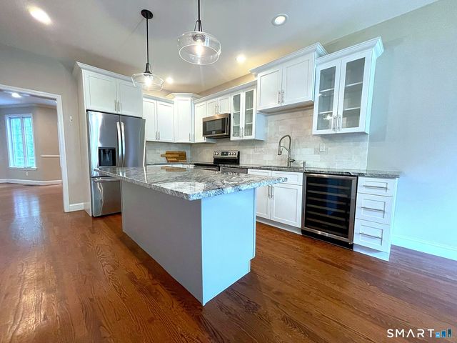 14 Harwich Lane 14, West Hartford, CT 06117
