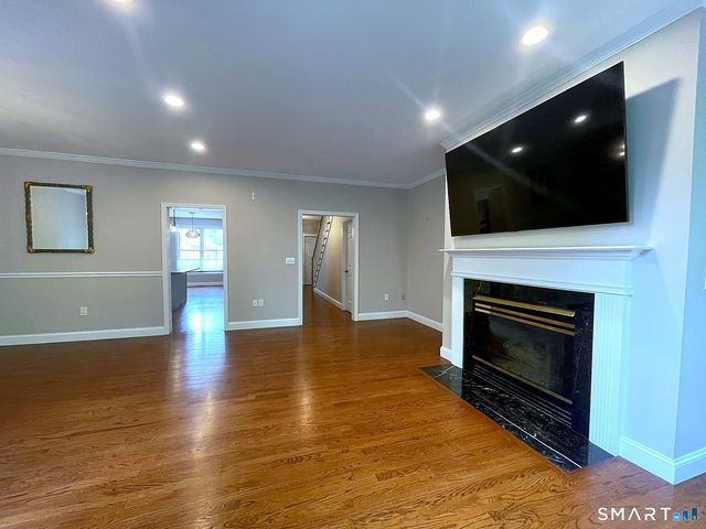14 Harwich Lane 14, West Hartford, CT 06117