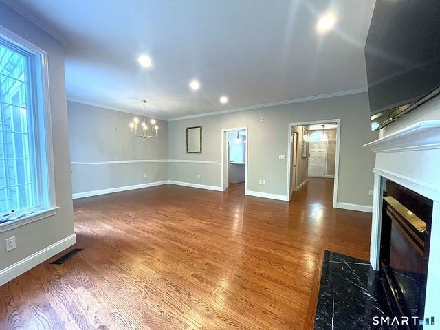 14 Harwich Lane 14, West Hartford, CT 06117
