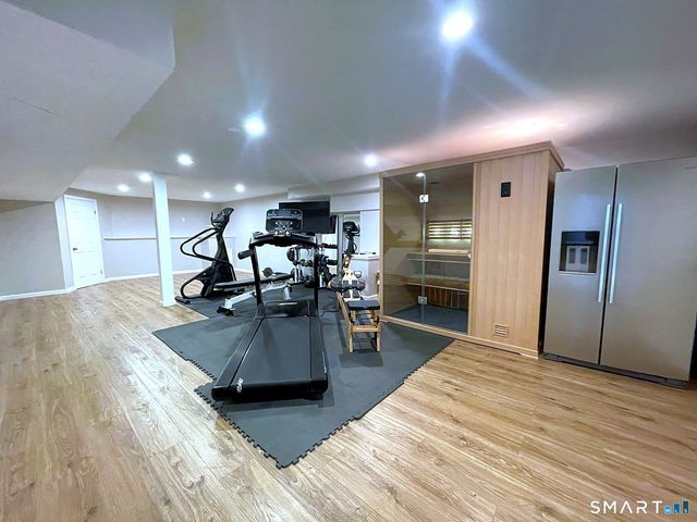 14 Harwich Lane 14, West Hartford, CT 06117
