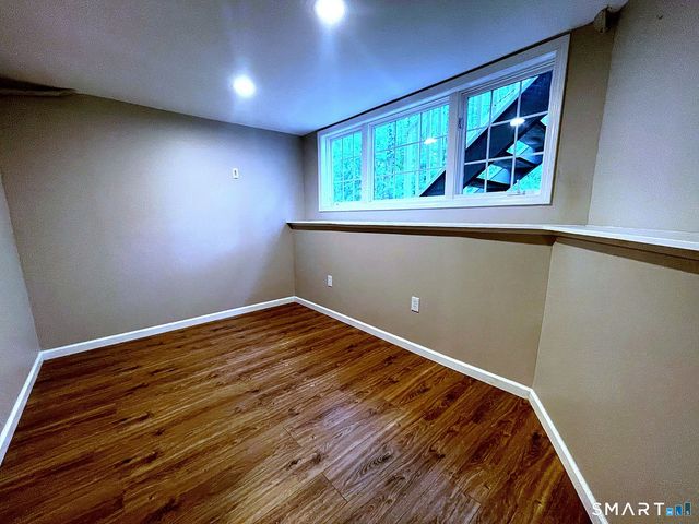 14 Harwich Lane 14, West Hartford, CT 06117