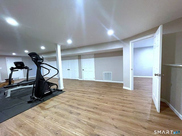 14 Harwich Lane 14, West Hartford, CT 06117