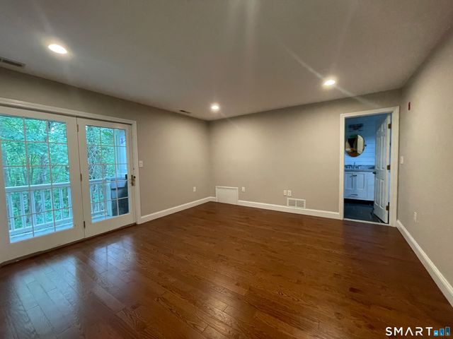 14 Harwich Lane 14, West Hartford, CT 06117