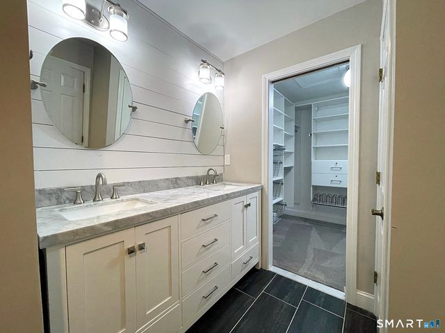 14 Harwich Lane 14, West Hartford, CT 06117