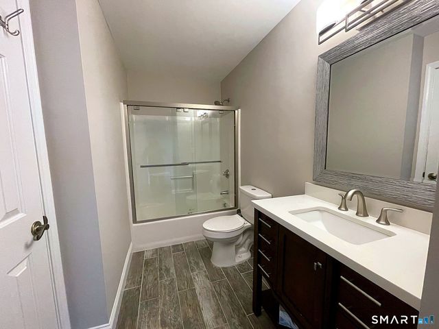 14 Harwich Lane 14, West Hartford, CT 06117