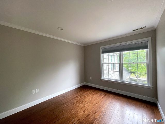 14 Harwich Lane 14, West Hartford, CT 06117