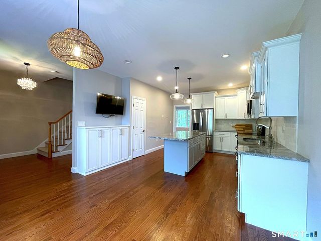14 Harwich Lane 14, West Hartford, CT 06117