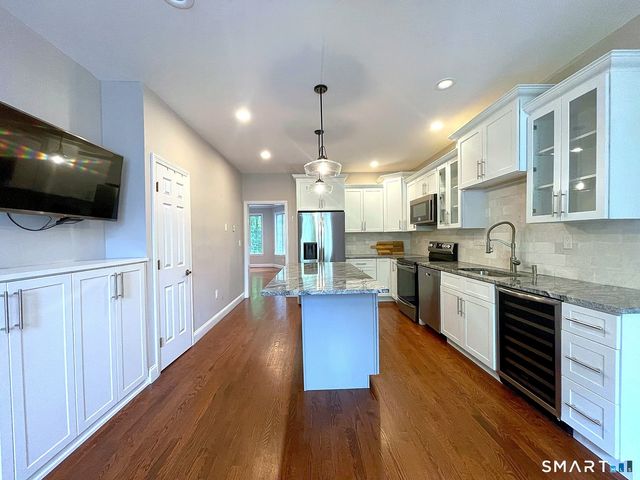 14 Harwich Lane 14, West Hartford, CT 06117