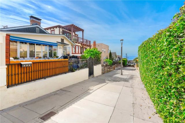 225 30th Place, Hermosa Beach, CA 90254