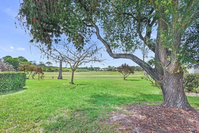 3058 SE Brierwood Place, Stuart, FL 34997