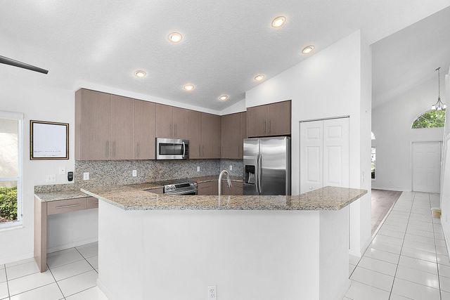 3058 SE Brierwood Place, Stuart, FL 34997