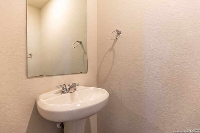 6430 Bleak Hills, San Antonio, TX 78252