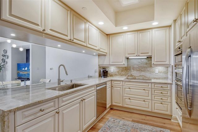 50 CENTRAL AVENUE 15B, Sarasota, FL 34236