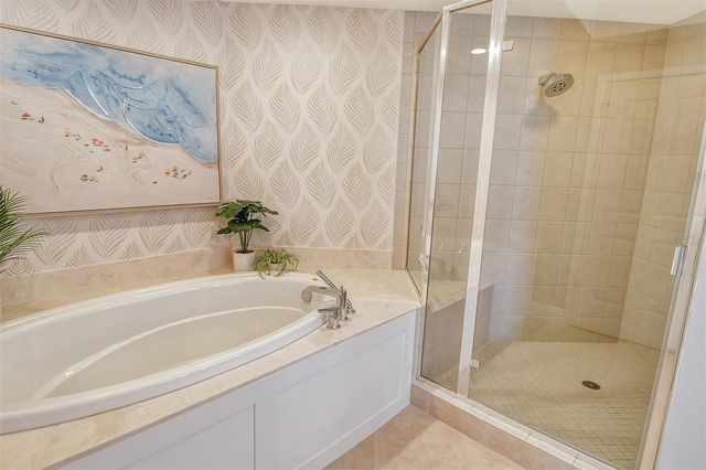 50 CENTRAL AVENUE 15B, Sarasota, FL 34236