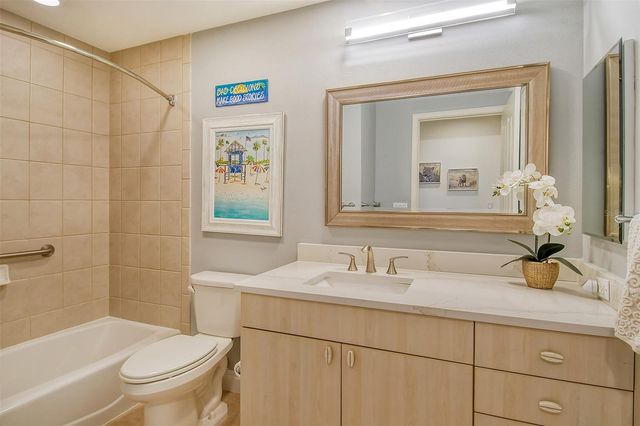 50 CENTRAL AVENUE 15B, Sarasota, FL 34236