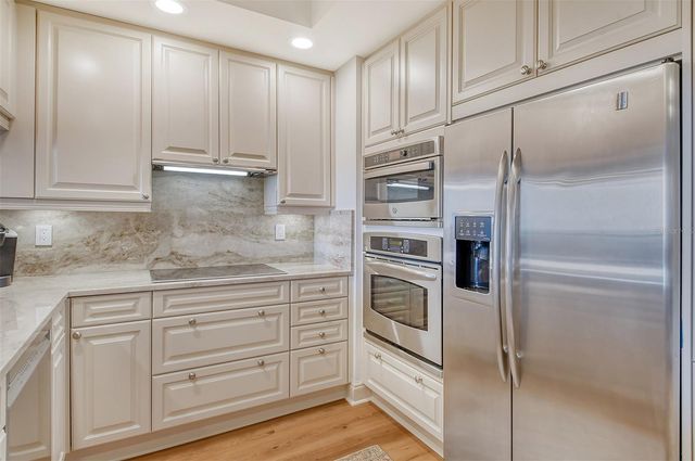 50 CENTRAL AVENUE 15B, Sarasota, FL 34236