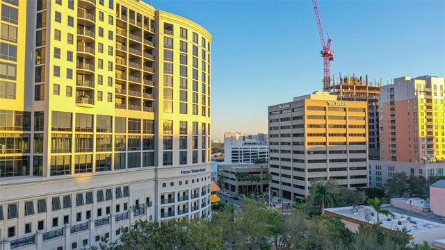 50 CENTRAL AVENUE 15B, Sarasota, FL 34236