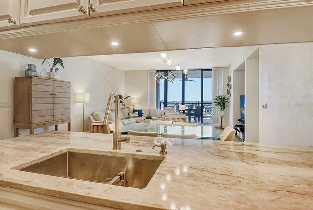 50 CENTRAL AVENUE 15B, Sarasota, FL 34236