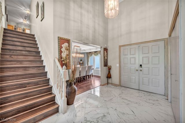 6301 Kenarden Drive, Highland Heights, OH 44143