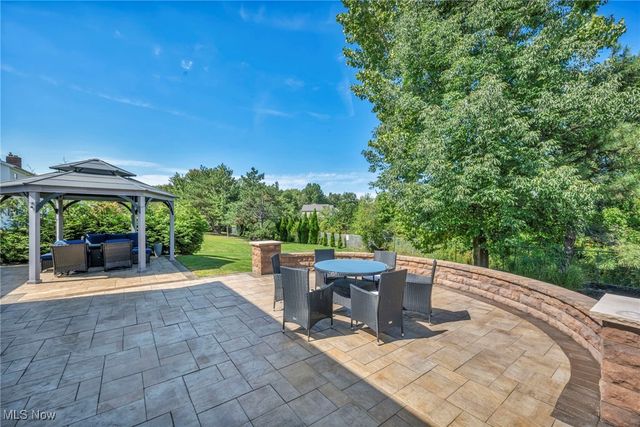 6301 Kenarden Drive, Highland Heights, OH 44143