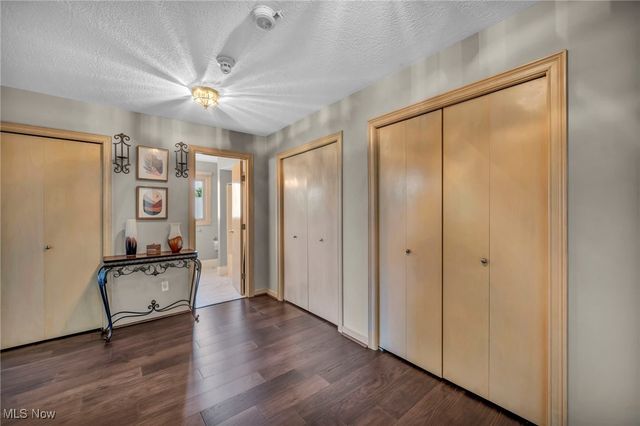 6301 Kenarden Drive, Highland Heights, OH 44143