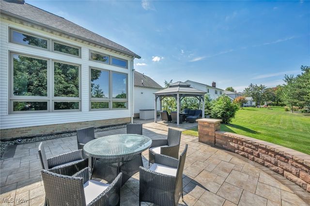 6301 Kenarden Drive, Highland Heights, OH 44143