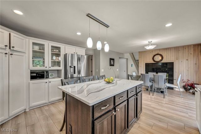 6301 Kenarden Drive, Highland Heights, OH 44143