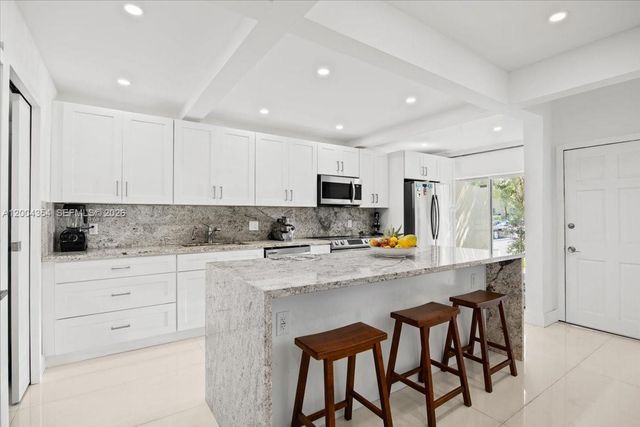 19220 NE 25th Ave 274B, Miami, FL 33180