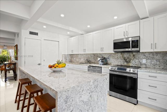 19220 NE 25th Ave 274B, Miami, FL 33180