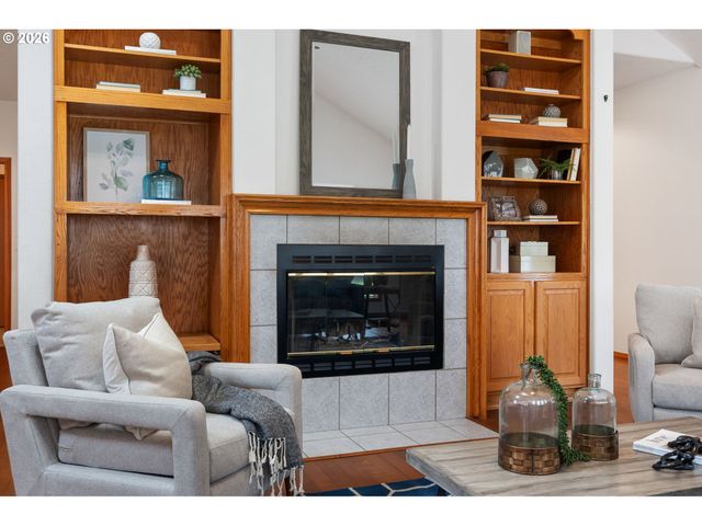1909 Ne 156TH Ave, Portland, OR 97230