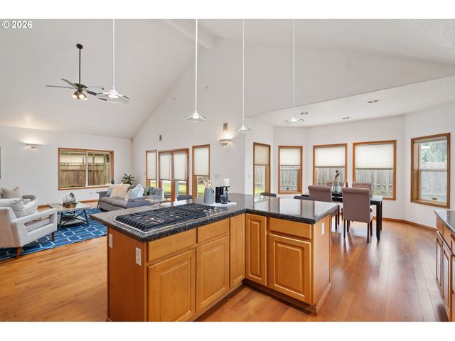 1909 Ne 156TH Ave, Portland, OR 97230