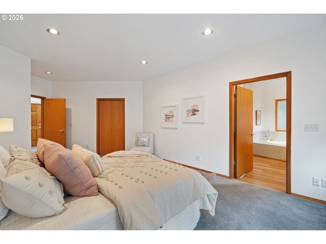 1909 Ne 156TH Ave, Portland, OR 97230